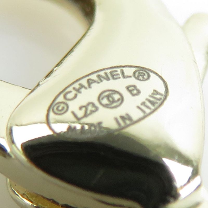 CHANEL choker
