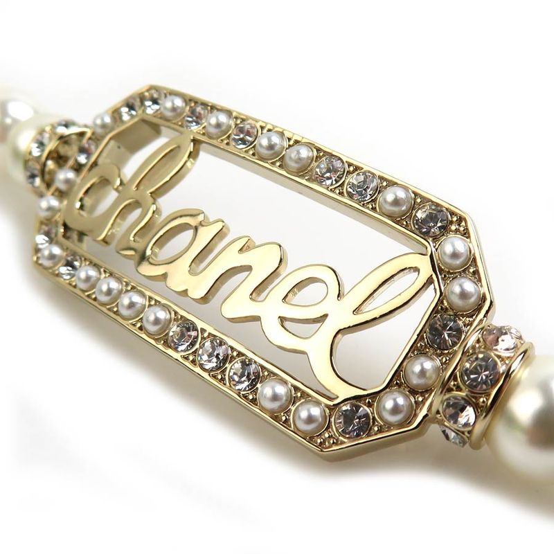 CHANEL choker