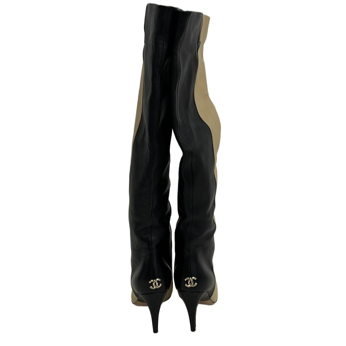 CHANEL Long boots 36 1 2C Women - G26233 Beige and black knee-high lambskin