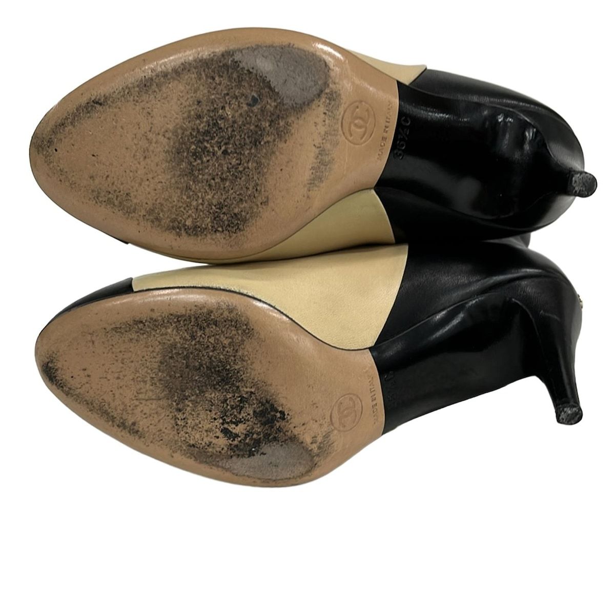 CHANEL Long boots 36 1 2C Women - G26233 Beige and black knee-high lambskin