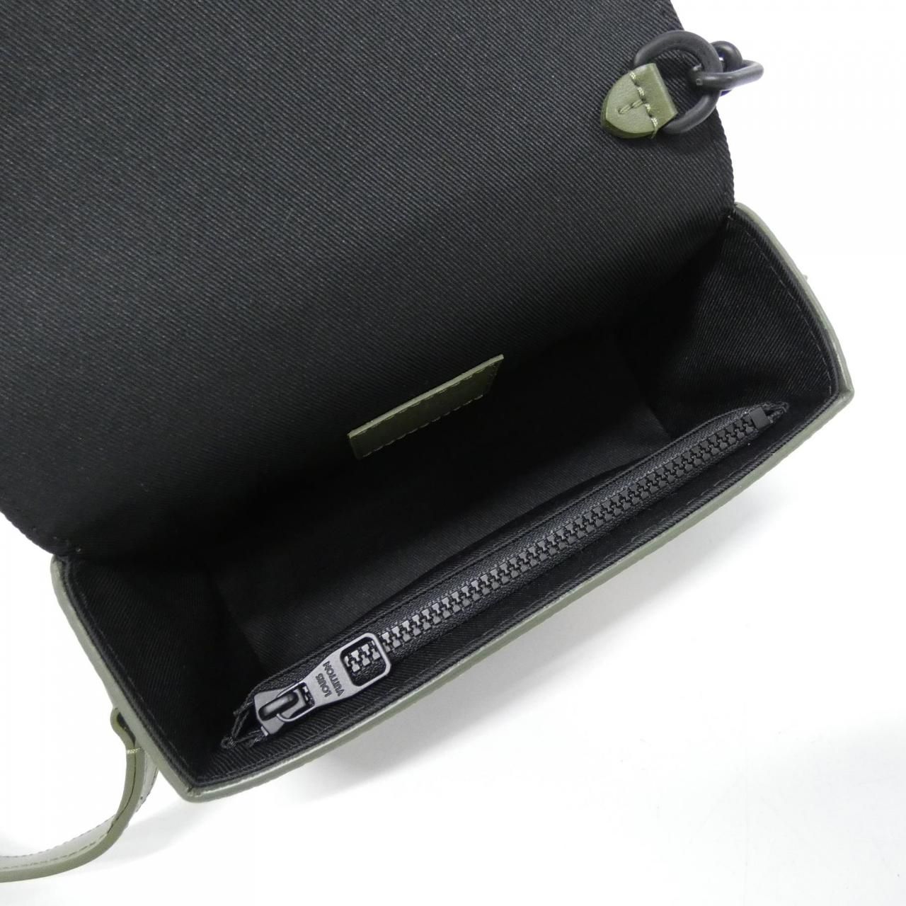 Louis Vuitton Damoflage Steamer Wearable Wallet M83172 Shoulder Bag