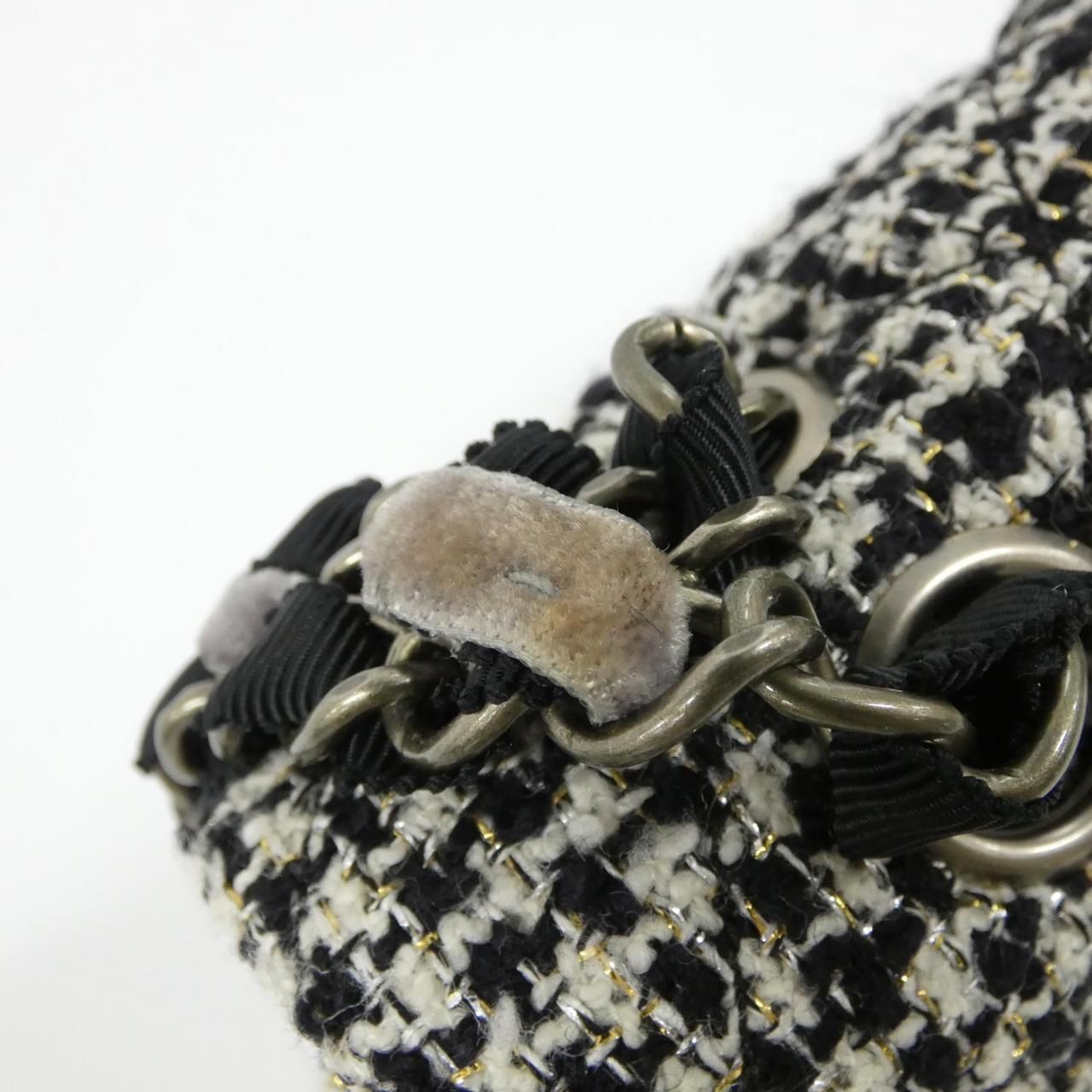 Chanel 48103 Shoulder Bag