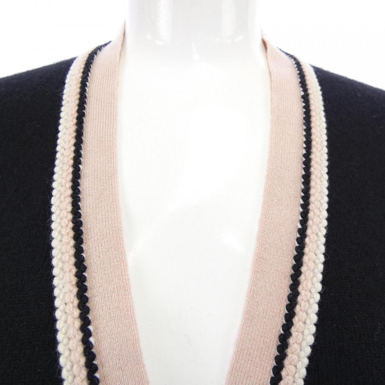 Vintage Chanel P21857v01366 03a Cardigan