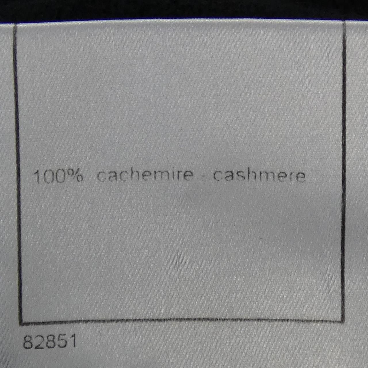 Vintage Chanel P21857v01366 03a Cardigan