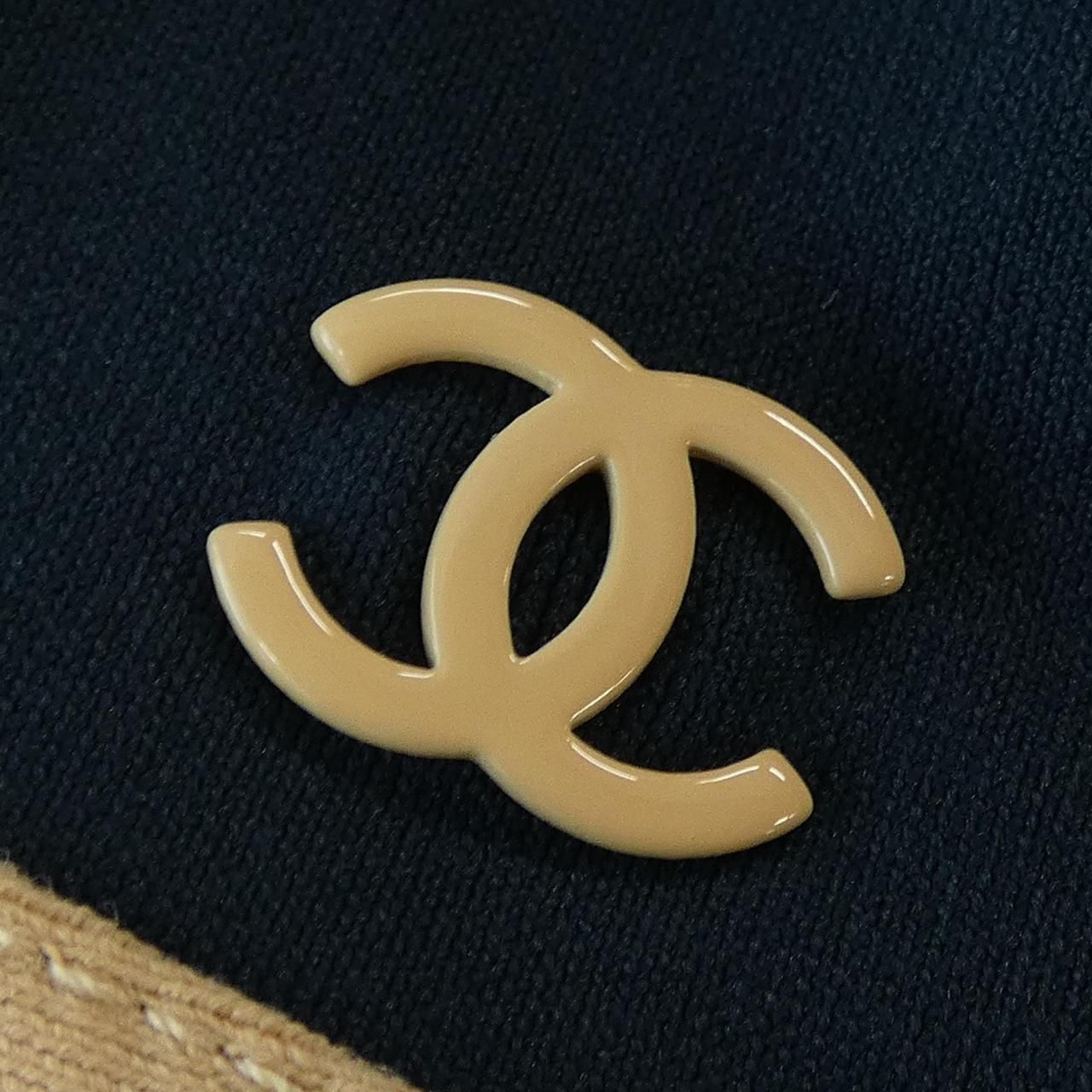 Vintage Chanel P20775v12115 03p Long Cardigan