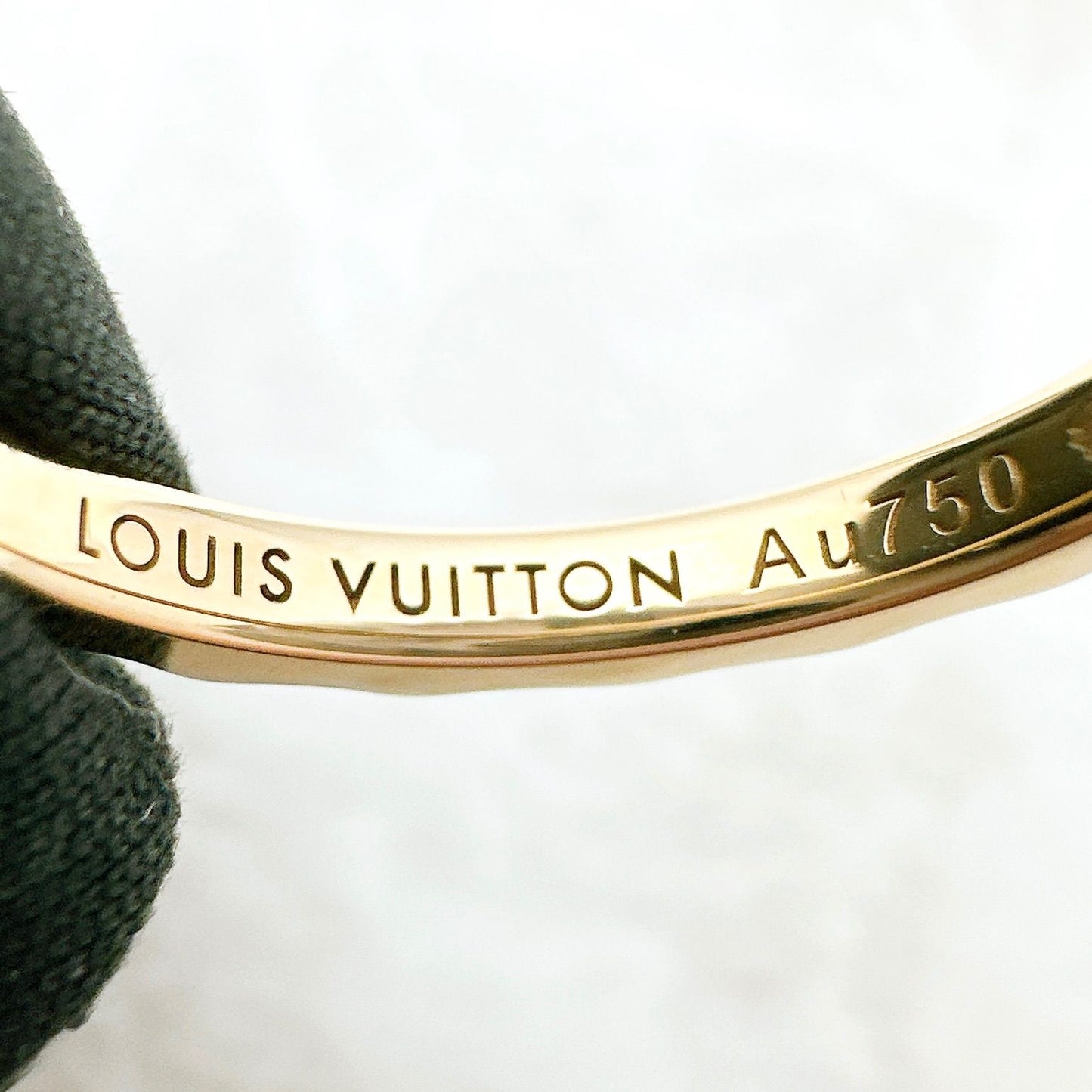 Louis Vuitton Monogram Infini Yellow Gold Ring 49 Approx