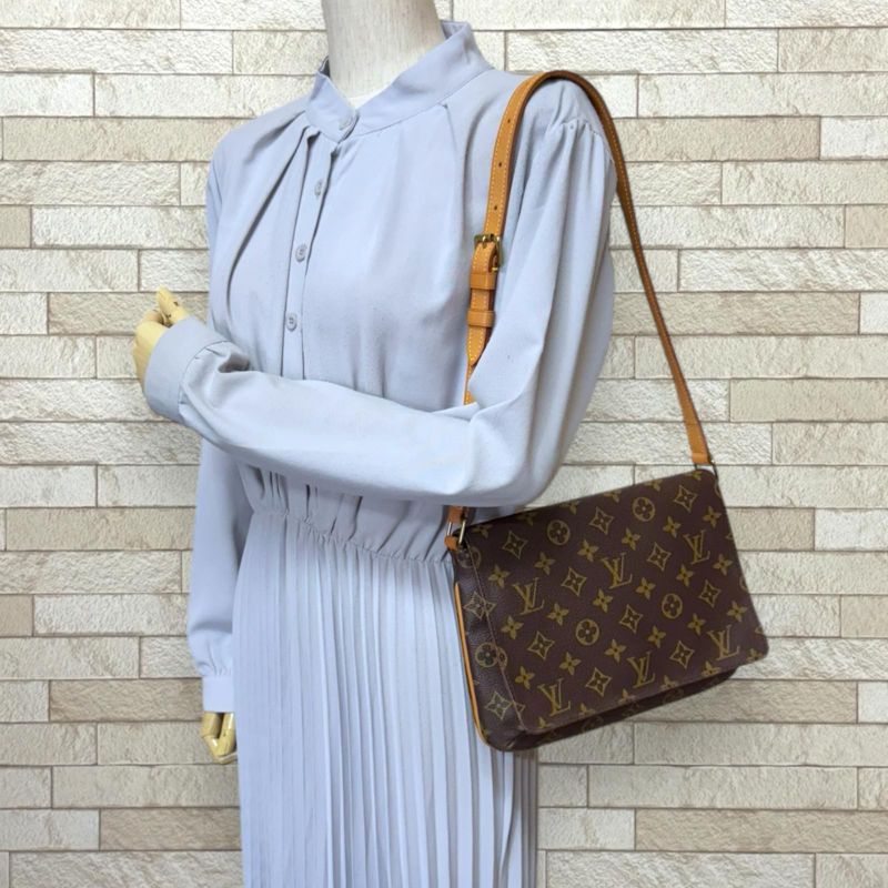 Louis Vuitton Musette Tango Short Monogram Shoulder Bag Monogram Canvas M51257