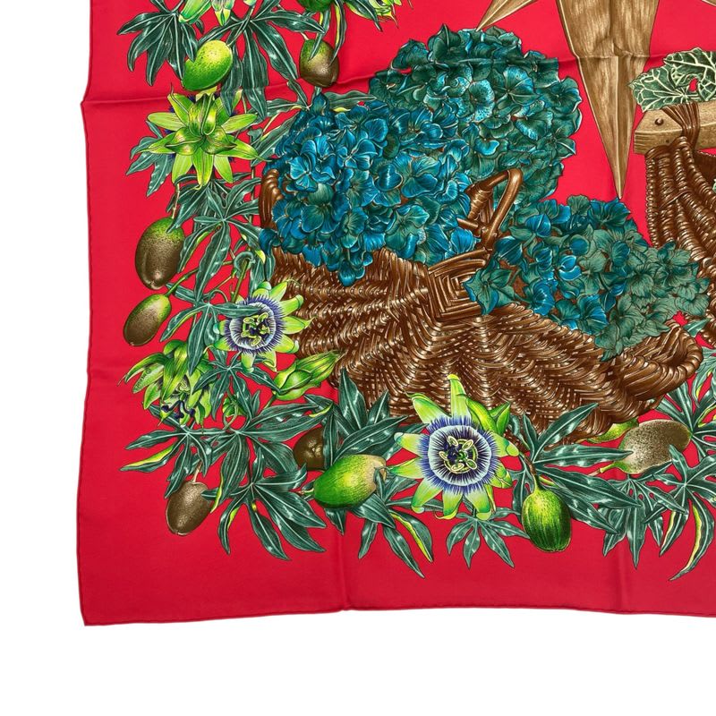 Hermes Scarf Carre 90 P 100% Silk Assiflores Passion Flower Black Red