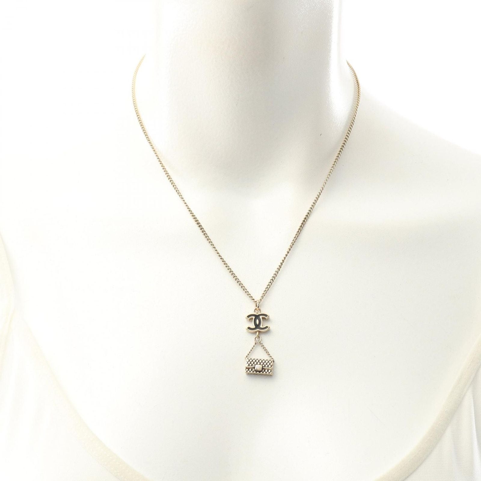 Chanel Necklace Heremark Matelasse GP (gold Plated) Necklace Women's a
