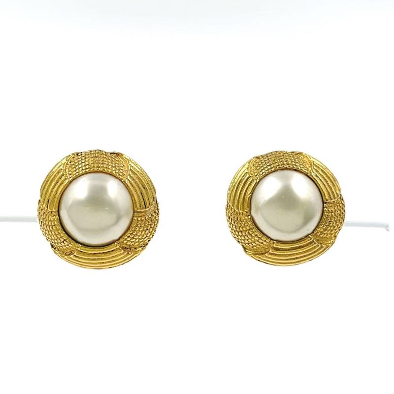 Chanel Circle Faux Pearl GP X Faux Pearl Gold Earrings Gold