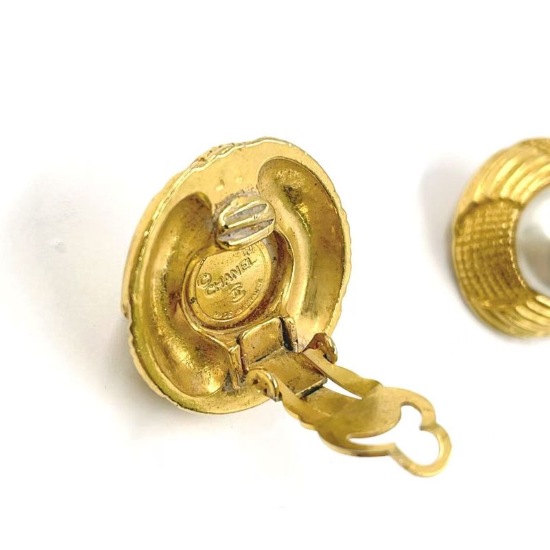 Chanel Circle Faux Pearl GP X Faux Pearl Gold Earrings Gold