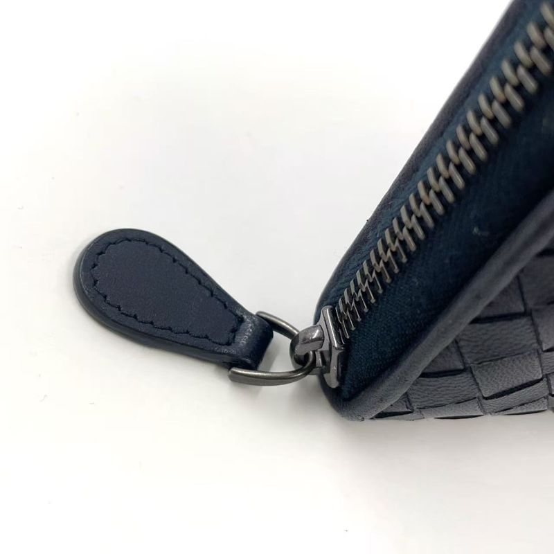 Bottega Veneta Intrecciato Round Zipper Leather Black Wallet Black