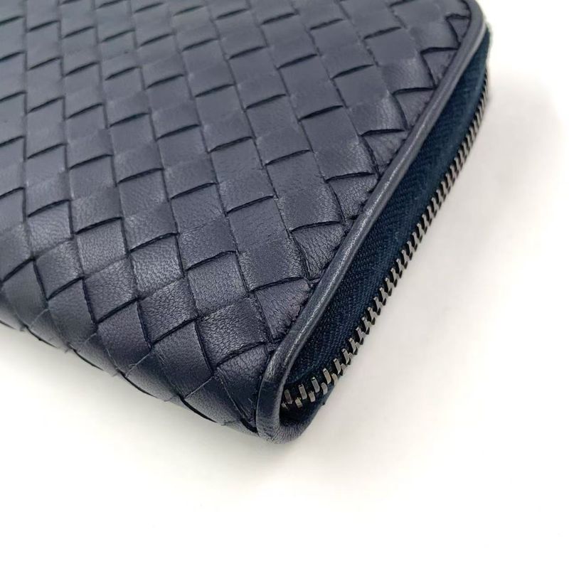 Bottega Veneta Intrecciato Round Zipper Leather Black Wallet Black