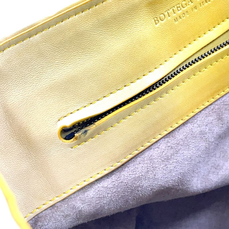 Bottega Veneta Intrecciato Gradient Leather Yellow Handbag Black