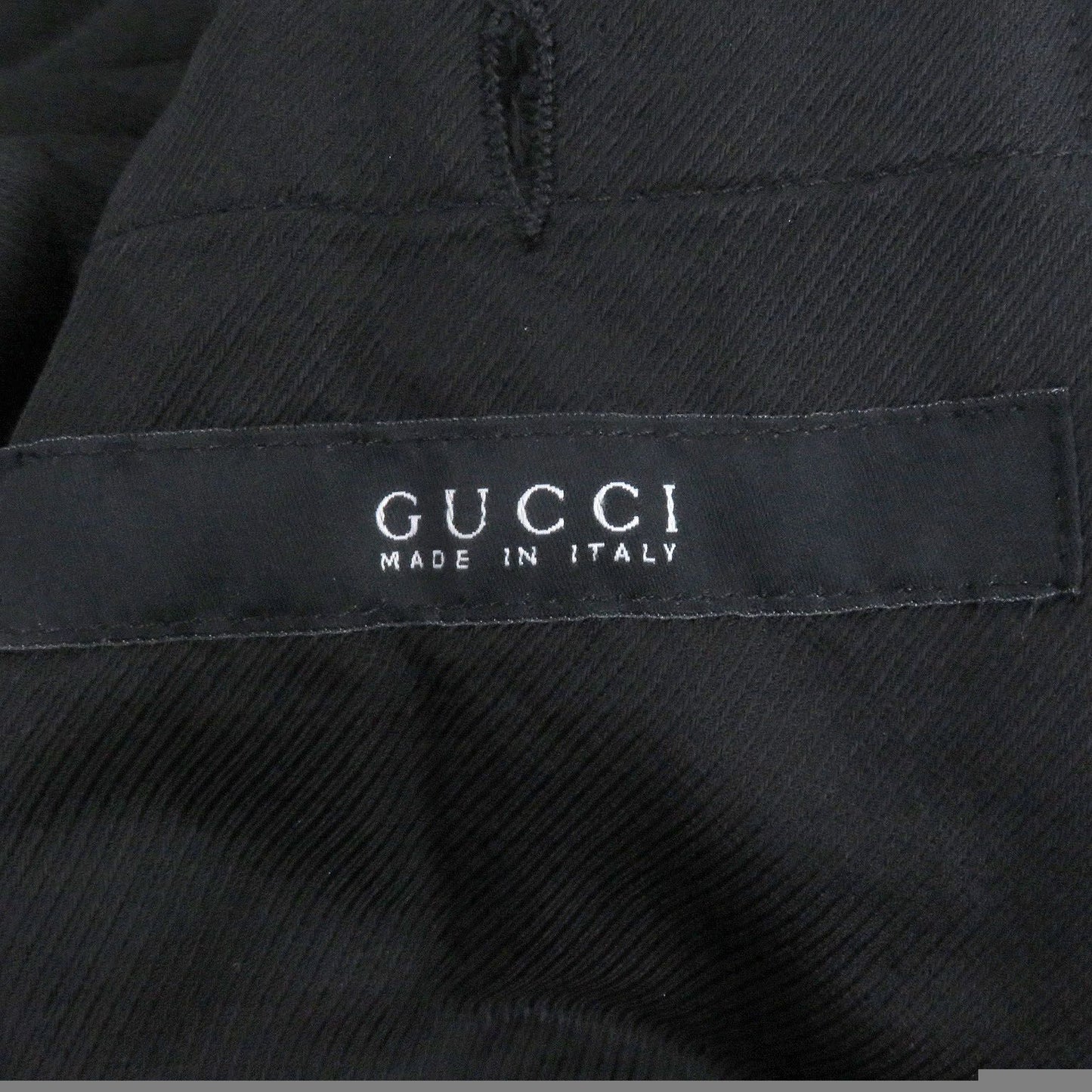□Gucci Vintage Tom Ford Period Logo Button Batting