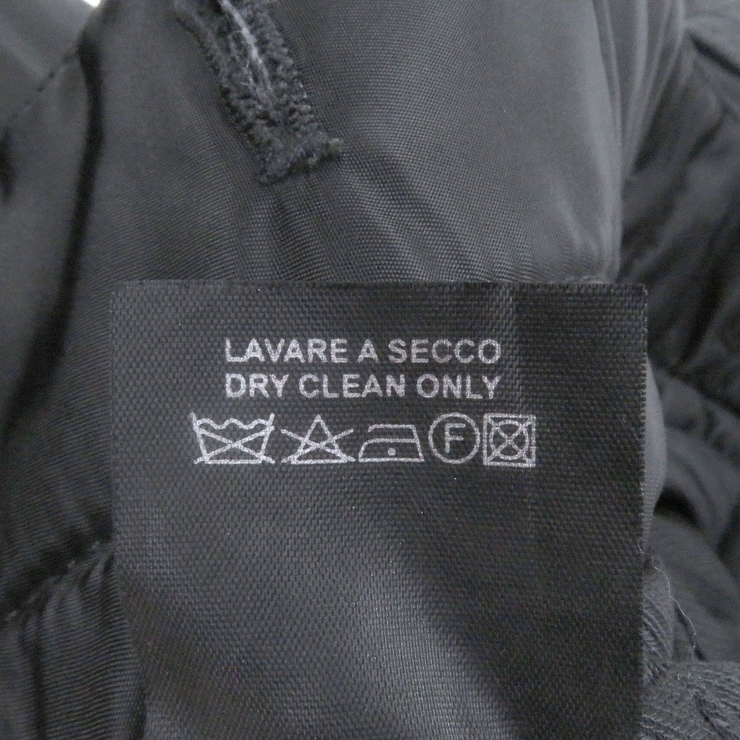 □Gucci Vintage Tom Ford Period Logo Button Batting