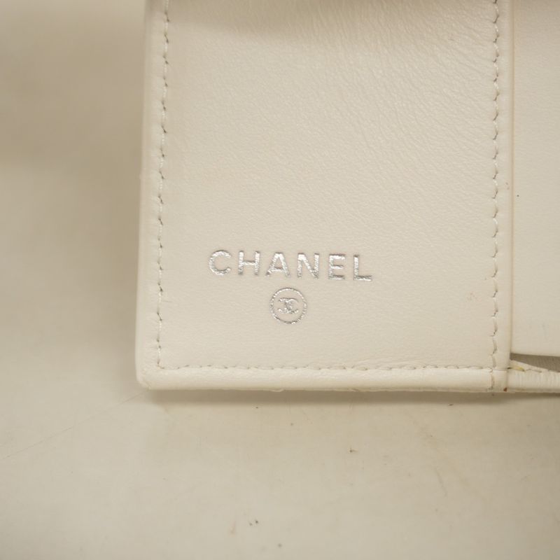 Chanel Trifold Wallet Matelasse Caviar Skin White Silver Hardware Women's