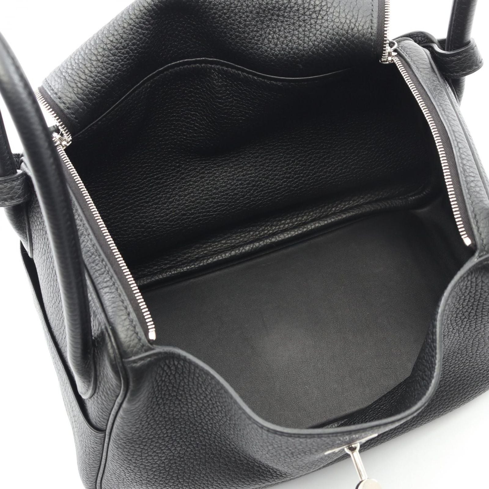 Hermes Shoulder Bag Lindy 26 073428ck Black Leather Lindy 26 Taurillon Clemence