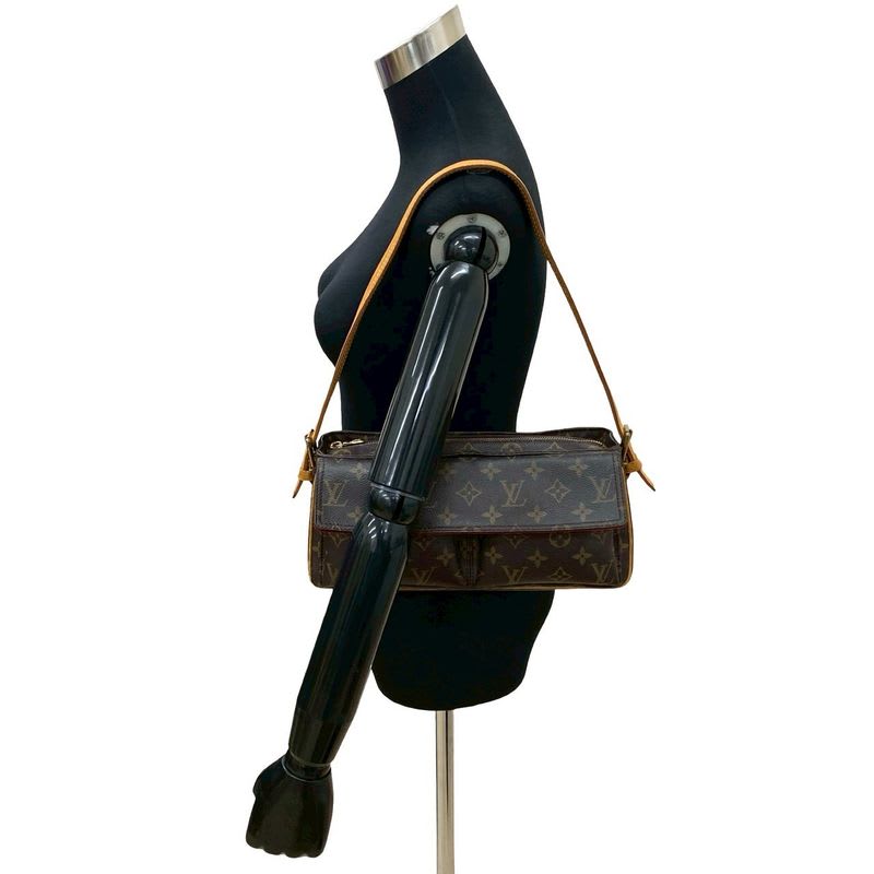 Louis Vuitton Monogram Leather One Shoulder Bag Semi-shoulder