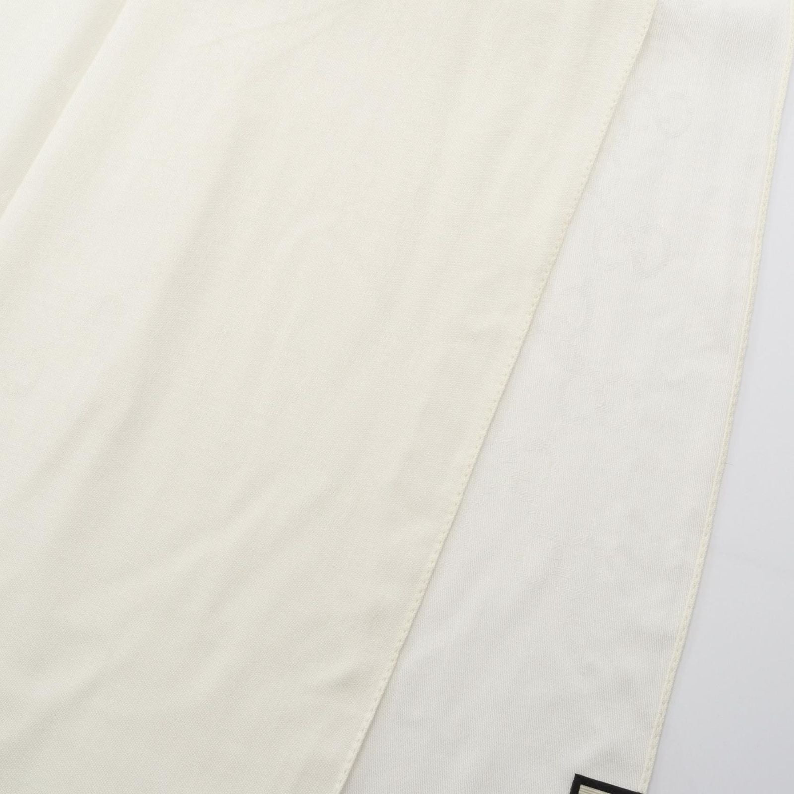 Gucci Stole Gg Pattern 1659043g6469000 White Wool Silk Stole Unisex New