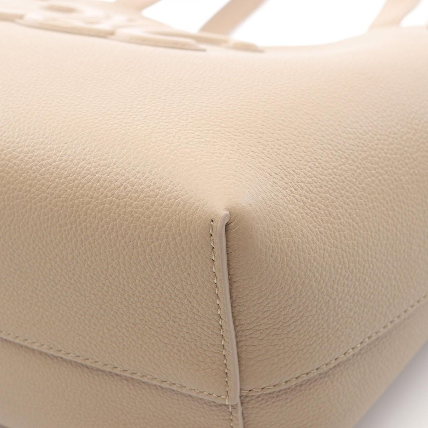 Celine Tote Bag Small Hippo Anais Cuir Triomphe 118233eny03cp Cappuccino