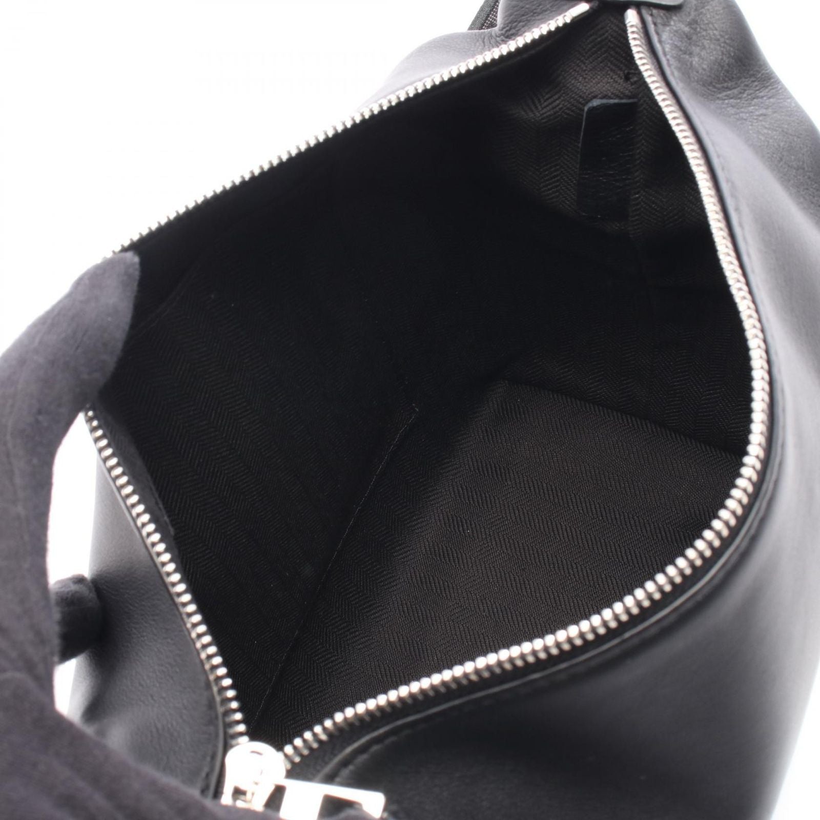 Loewe Shoulder Bag Cubi Small B906q63x041100 Black Leather Shoulder Bag Unisex