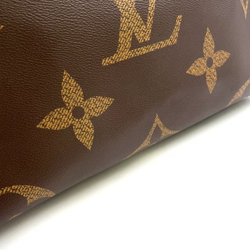 Louis Vuitton on the Go GM Monogram Giant Monogram Giant Rfid Ic Chip Leather ×