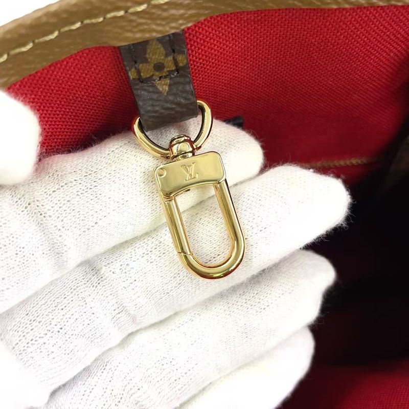 Louis Vuitton on the Go GM Monogram Giant Monogram Giant Rfid Ic Chip Leather ×