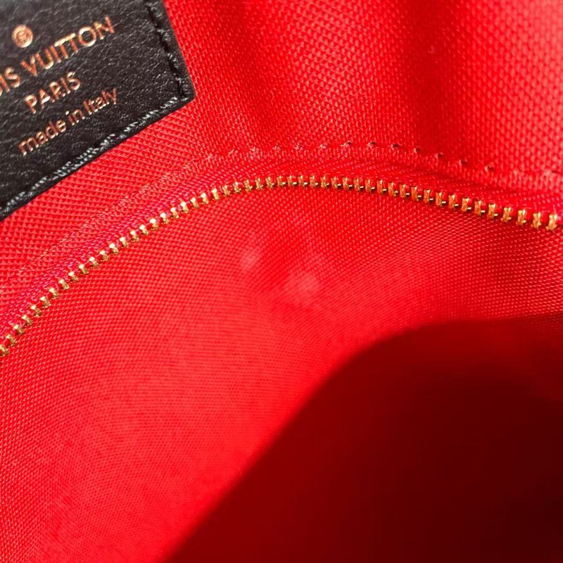 Louis Vuitton on the Go GM Monogram Giant Monogram Giant Rfid Ic Chip Leather ×