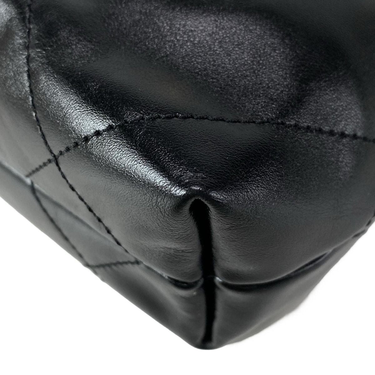 Chanel Handbag Excellent Condition Chanel 22 Mini Handbag As3980 Black