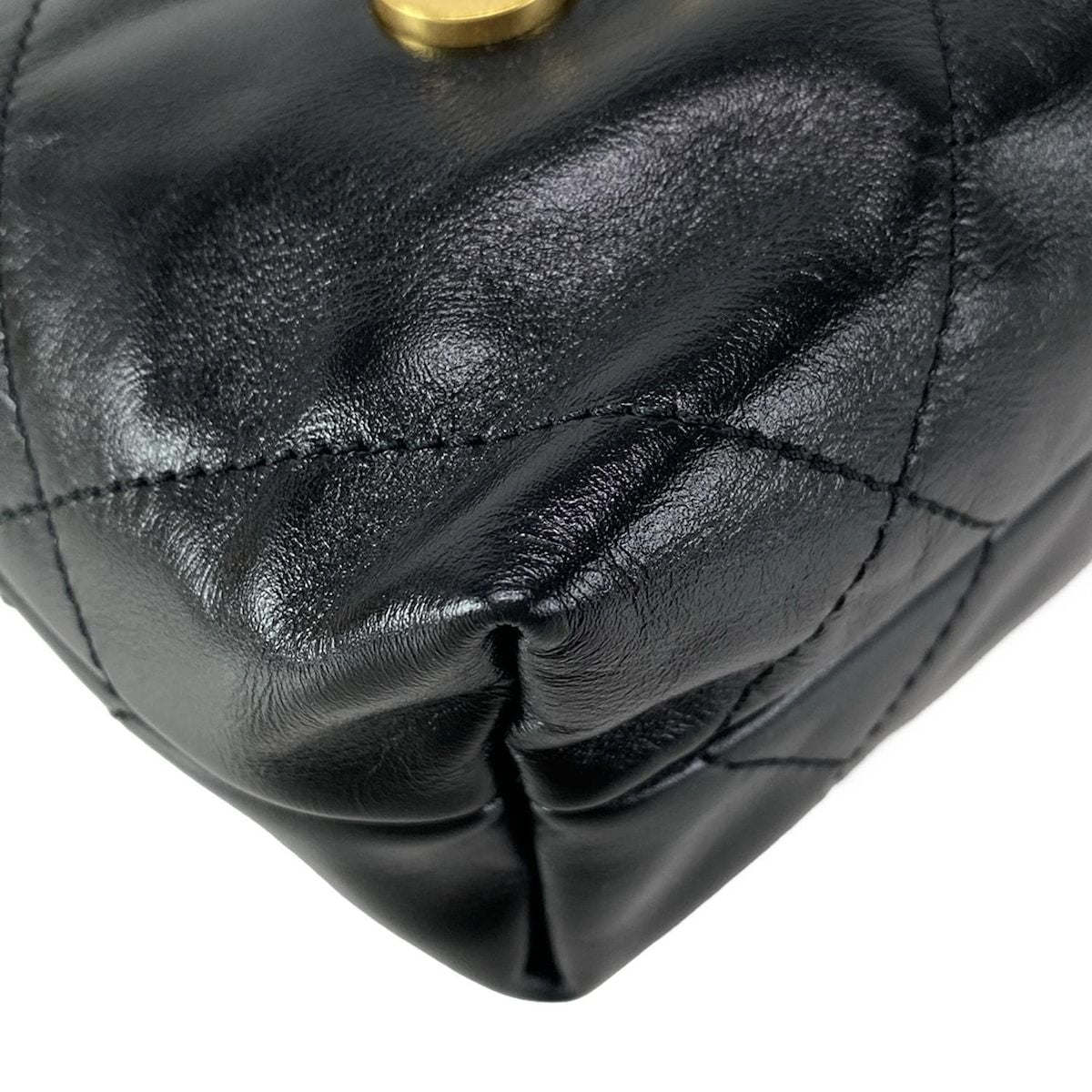 Chanel Handbag Excellent Condition Chanel 22 Mini Handbag As3980 Black