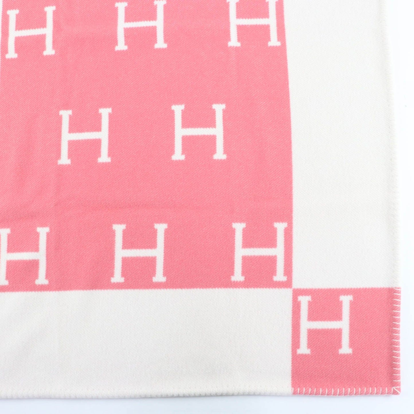 Unused Item Hermes Plaid Avalon Wool Cashmere H Logo Large Blanket Throw Pink