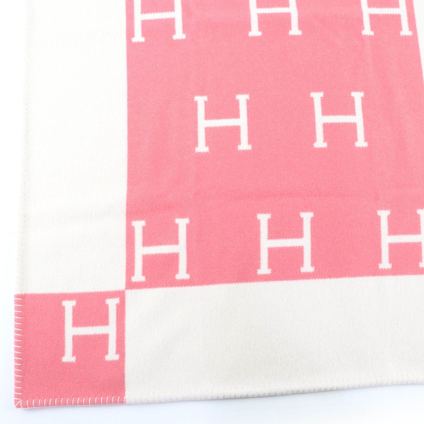 Unused Item Hermes Plaid Avalon Wool Cashmere H Logo Large Blanket Throw Pink