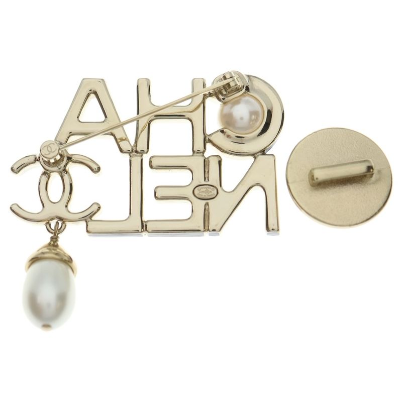 Chanel Logo Brooch Pin Badge Fake Pearl Gold