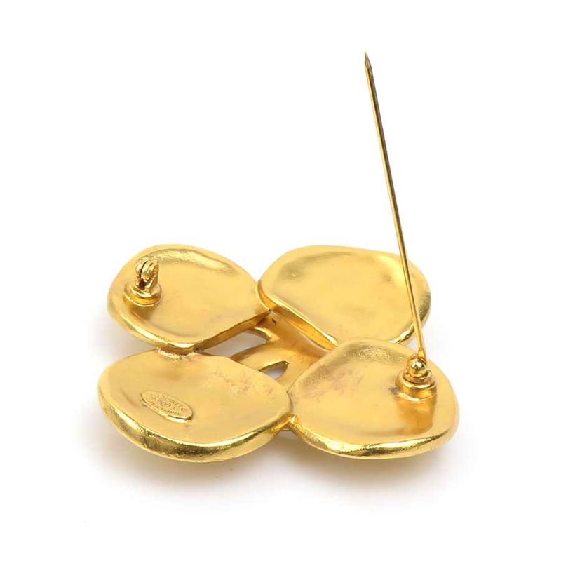 CHANEL brooch here mark