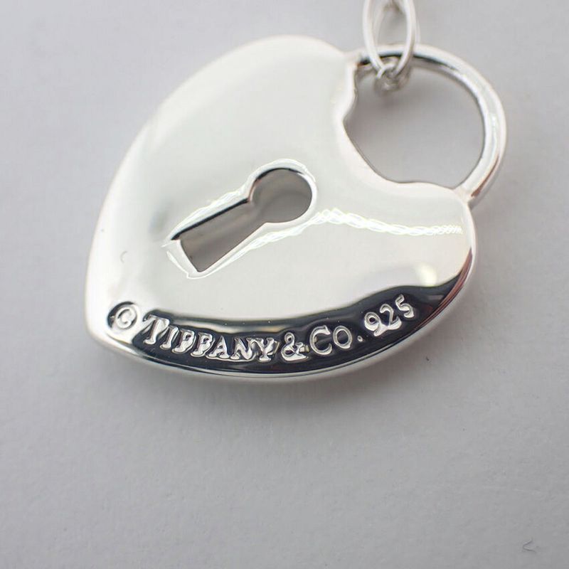Tiffany & Co 925 Keyhole Heart Pendant Necklace j112-5