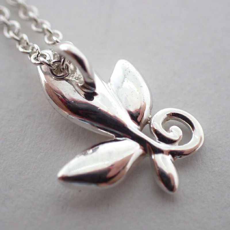Tiffany & Co 925 Olive Leaf Pendant Necklace j111-83