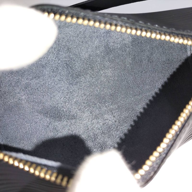 Louis Vuitton Soufflo Handbag Epi Leather Black M52222
