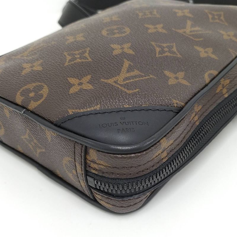 Louis Vuitton Monogram Utility Side Bag M44428