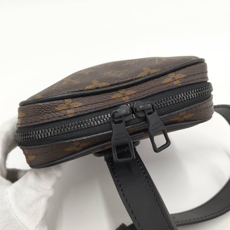 Louis Vuitton Monogram Utility Side Bag M44428