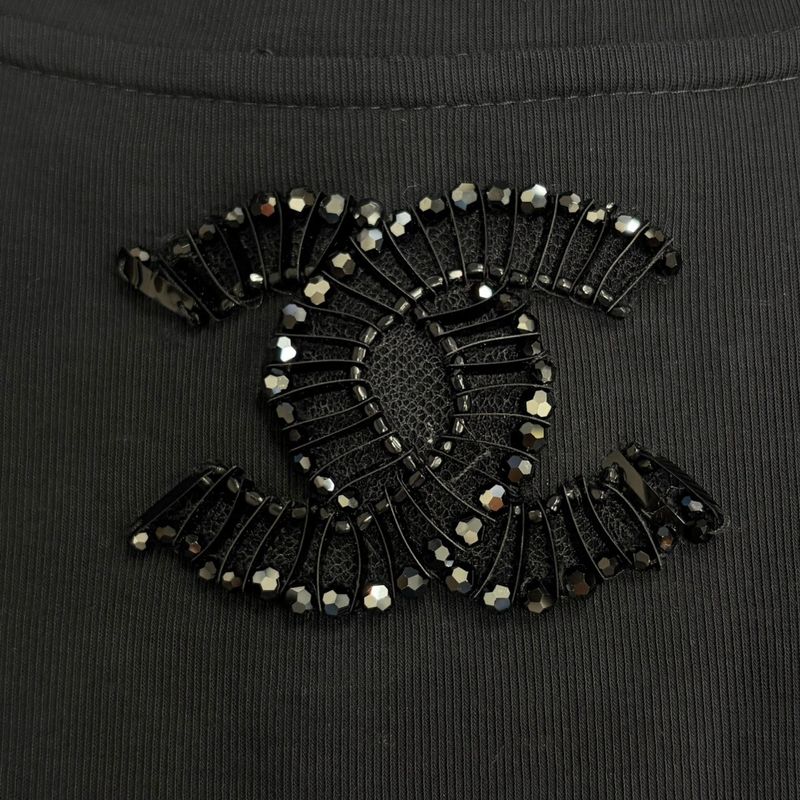Chanel Cocomark Bijou V-Neck T-Shirt P41419k03045 Black 42