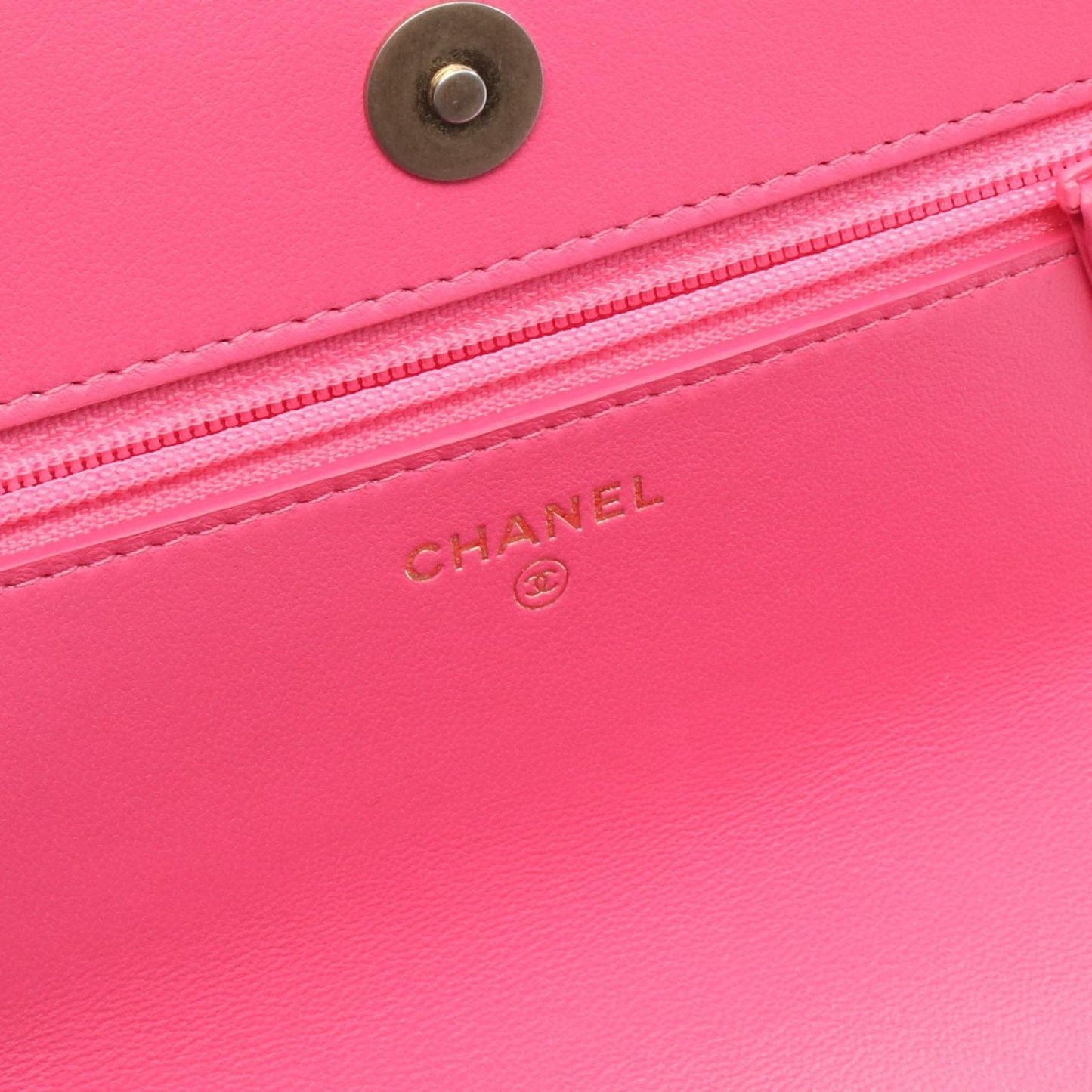 Chanel Shoulder Bag 19 Dizneuf Pink Leather Chanel19 Matelasse Chain Wallet