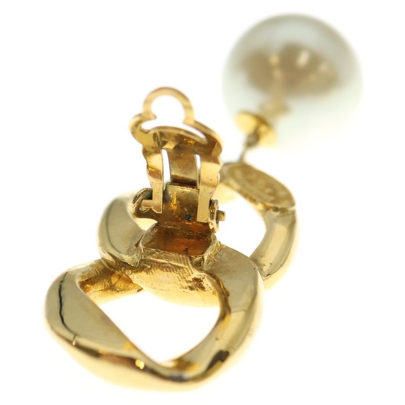 Chanel Fake Pearl Earring Gold White GP