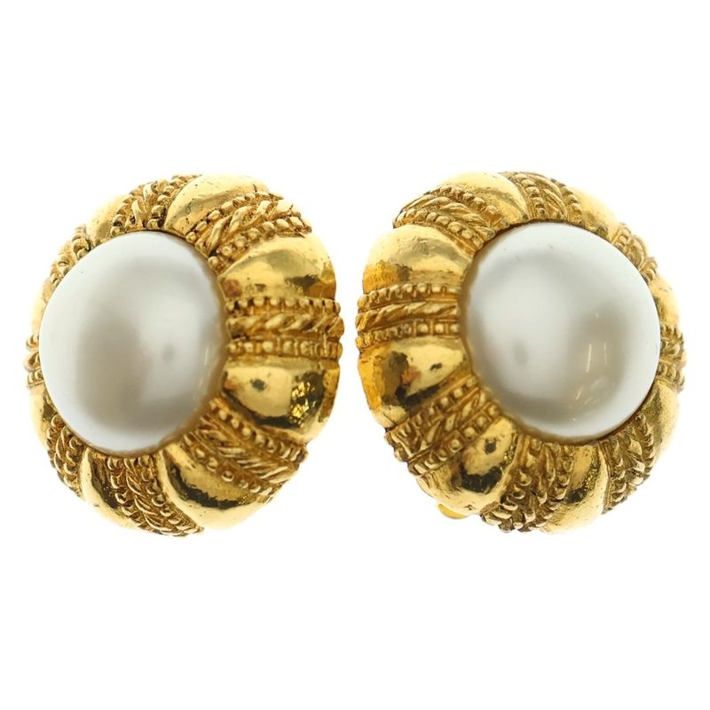 Chanel Fake Pearl Round Earring White X Gold