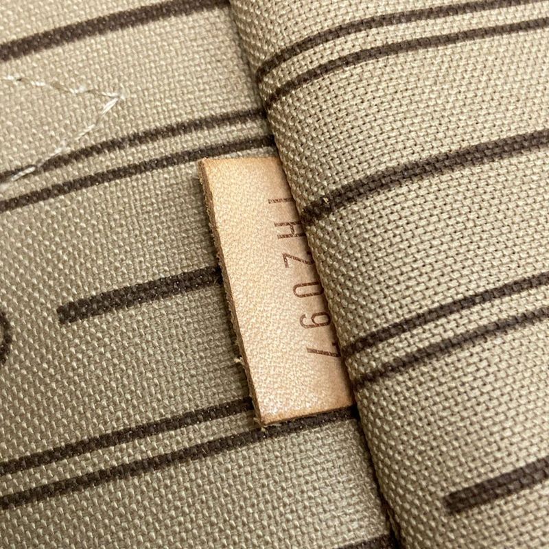 Louis Vuitton Tote Bag Monogram Neverfull GM M40157