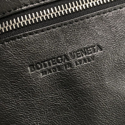Bottega Veneta Boston Bag Maxi Intrecciato Black Main Item No Lock Leather