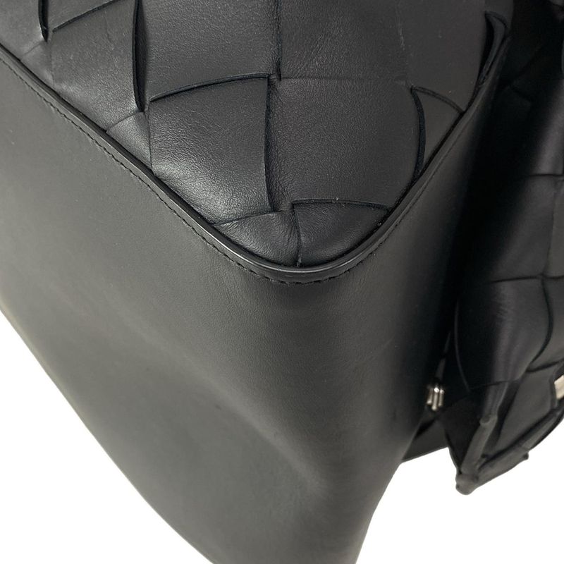 Bottega Veneta Boston Bag Maxi Intrecciato Black Main Item No Lock Leather