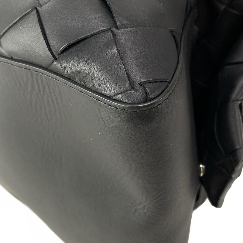 Bottega Veneta Boston Bag Maxi Intrecciato Black Main Item No Lock Leather