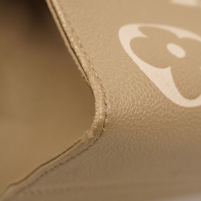 Louis Vuitton Tote Bag Monogram ・empreinte Bicolor on the Go MM M45494 Tourtrail