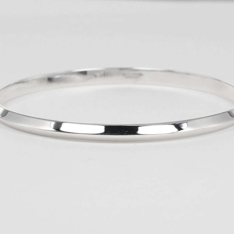 Tiffany & Co Knife Edge Inner Circumference Approx 24cm (9.45in)